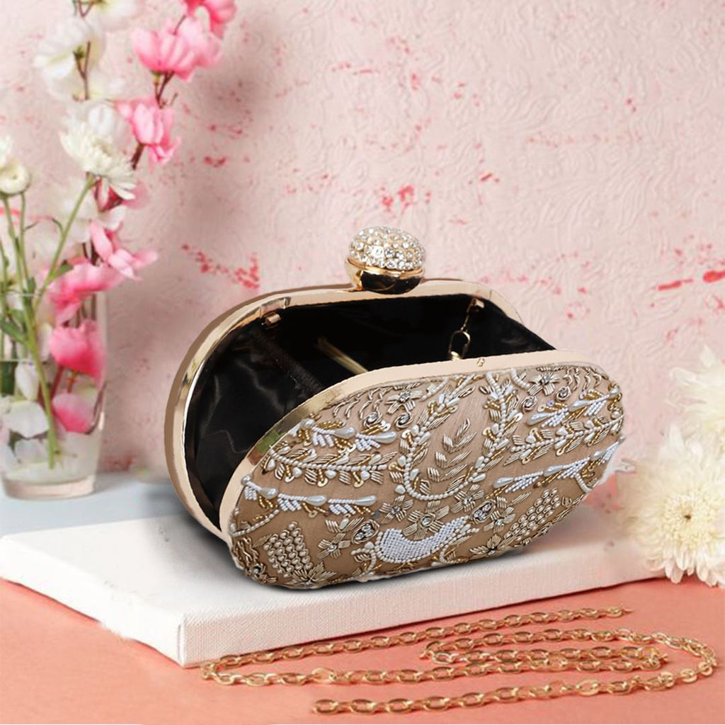 VANYA HANDICRAFT COLLECTION LONGING TO BUY Baeutifully Designed Indian Bridal  Clutch/Wedding/Party Clutches for Women & Girls-Golden Color : Amazon.in:  Fashion